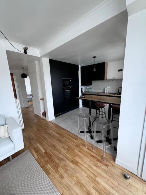 Charmant Appartement T3 Avec Balcon, Centre-Ville 洛里昂 外观 照片